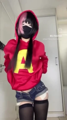 evangelit4 - Omg, look at this slut!!! 😱 Can anyone guess where this loser got