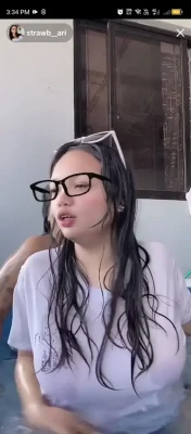 xoxo_yuri - 😍 omg. My sex tape. Short session.  I squirted. It felt so good.