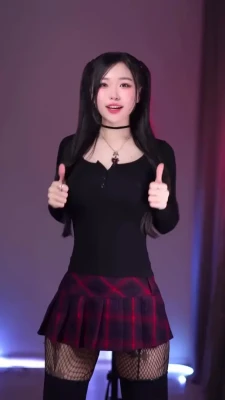 meriolchanfree - Tip me if you want me to open up my legs for you ;) I’ll send you a