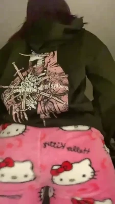venusbb - Always suck my left titty. It’s closest to my heart. 👅