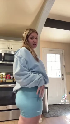 allieluna90 - Reminder to everyone I get customs done within a week! I’ll be