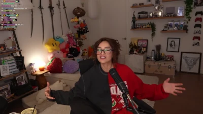 valkyrae - I'm waiting for you in the chat 💘.