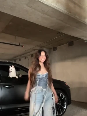 valkyrae - "I'm here. I'm waiting for you~"