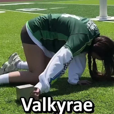 valkyrae - Oh, can I ask you to fix the lining on my panties?🔥😍I'm so
