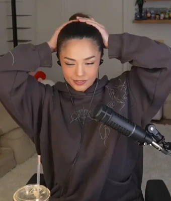 valkyrae - Teasing in a bar 😜