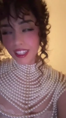 valkyrae - twerking in my thong <3 (check dms if you wanna see it with them