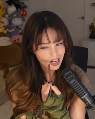 valkyrae - Do you want to see me go live? Let me know what day works best (: