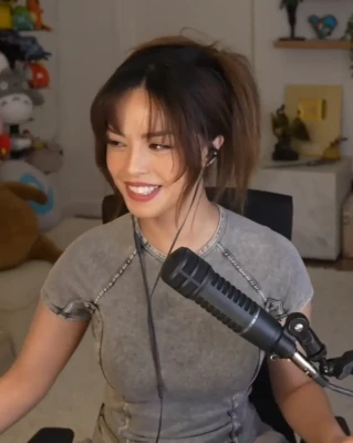 valkyrae - Happy HumpDay!!