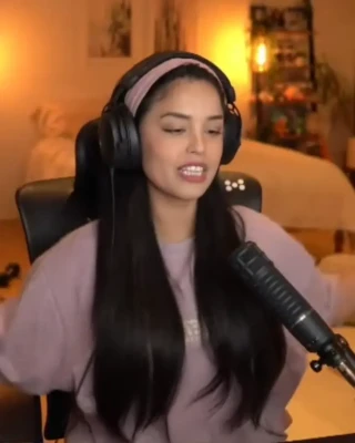 valkyrae - Barely covered🙃😛😋