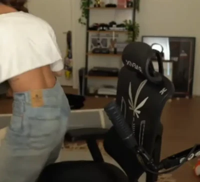valkyrae - Dental floss undies 🤪