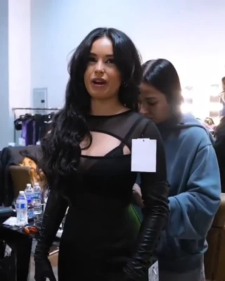 valkyrae - more tummy or more boob?