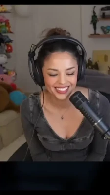 valkyrae - I immediately found a dick in Miami😻