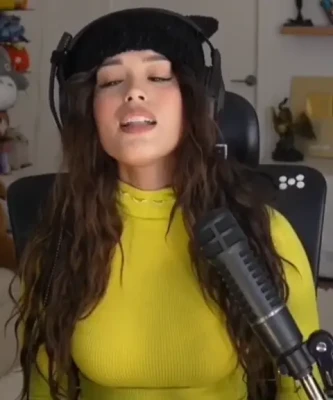 valkyrae - Suck my toes ‼️
