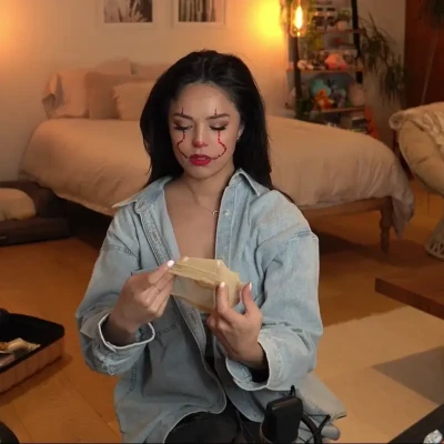 valkyrae - I love my butt in jeans tbh, how does it make you feel?