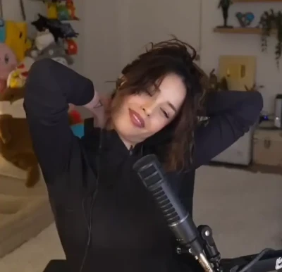 valkyrae - Stretching my little hole everyday <3