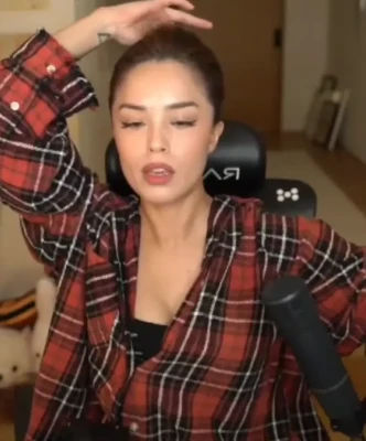 valkyrae - We got to play dress up in the FABULOUS costumes and it was so much