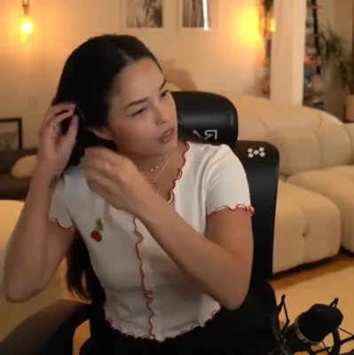 valkyrae - I am back bitches! Lol