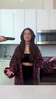 valkyrae - This hat isn’t the only thing that’s hard 😉🍆