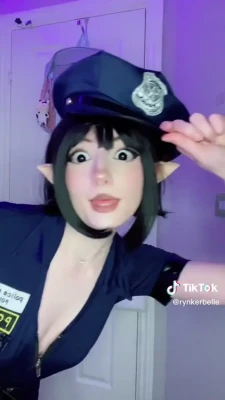 rynkerbelle - My Step-Mom always told me not to play with my food , but I don 't