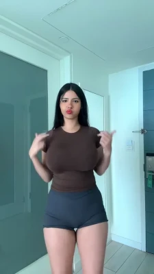 tabithalookofsky - What's your favourite color? Mine is red❤💋