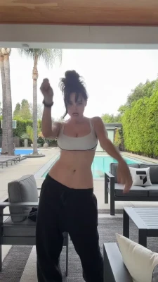 gracecoffey - bikini bitch at ur service 😈