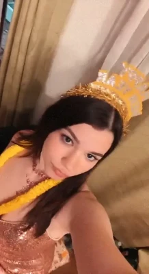 nikkiwoods - Que observará el oso? 😅❤️