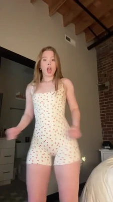 bailssoflove - Playing in the shower and squirting 🥵🥵🥵 I spread my ass