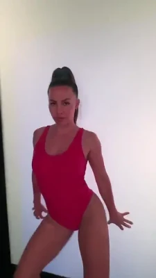 skilahblue - help me out and take it off for me 😳
