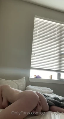 gracexglenn - Recently became a redhead 🙈 Do i look like Ariel with the boobs