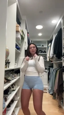 krissyspaulding - Hey all BIRTHDAY cum show is happening in a hour and a half! See