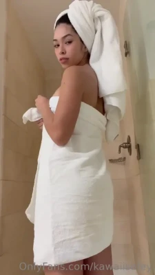 kawaiisofey - Did you know about the Cake Sitting Fetish  DM me  you might be into