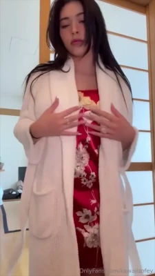 kawaiisofey - Bend me over the desk and teach me a lesson xox