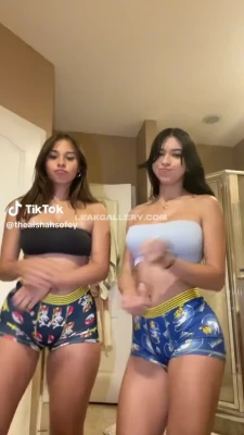 kawaiisofey - Mommy loves showing off