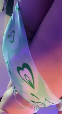 alissaviolet - i love playing in precum so much 🥺