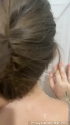 alyssashy - i know you wanna kiss this booty :3