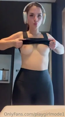 playgirlmode1 - Licking my heels after I made it cry 🤣