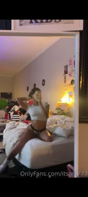 mynameisalliyah - Peaches and cream