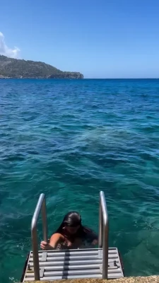 colleen - Legs wide open 😍