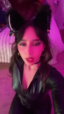 sabadabadoodle - SPITEFUL TAIL CONTENT :)  watch this kitty squirt all over her bed