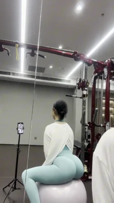 qiaoniutt - This is not what I thought this casting for a photoshoot would be