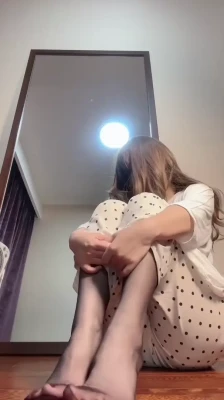 qiaoniutt - Will you let me touch you with my feet? 🥹👉👈