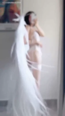 qiaoniutt - When you get big fake boobies this tends to happen when you wear tank
