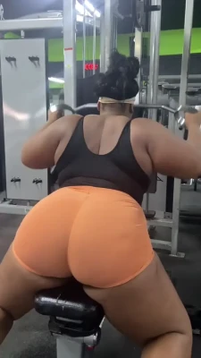 airamkk - Where do you focus more? On my pretty pussy or cute sandals?