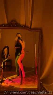 peachletter23 - Messy bathroom pic, cute lil booty 🍑