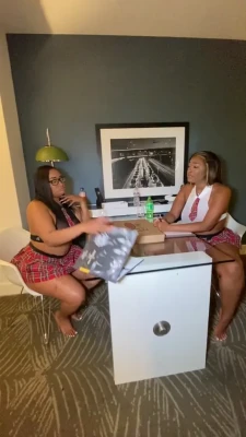 prissyblaire - Guess what I'm thinking😈😘