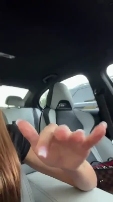 sadiemckenna - Stroking my big ol girl dick! bet youd love to know what im jerking