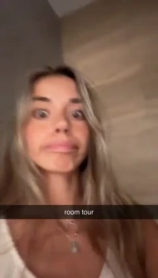 sadiemckenna - Seem to be having a problem with fans opening media videos on private