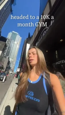 sadiemckenna - I don't like to wear clothes!