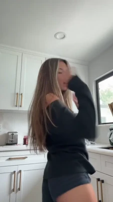 sadiemckenna - I heard cum makes the best moisturizer for the face… Want to test