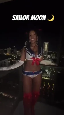 jill_bunny - Trying on my new outfits, what do you think of the color